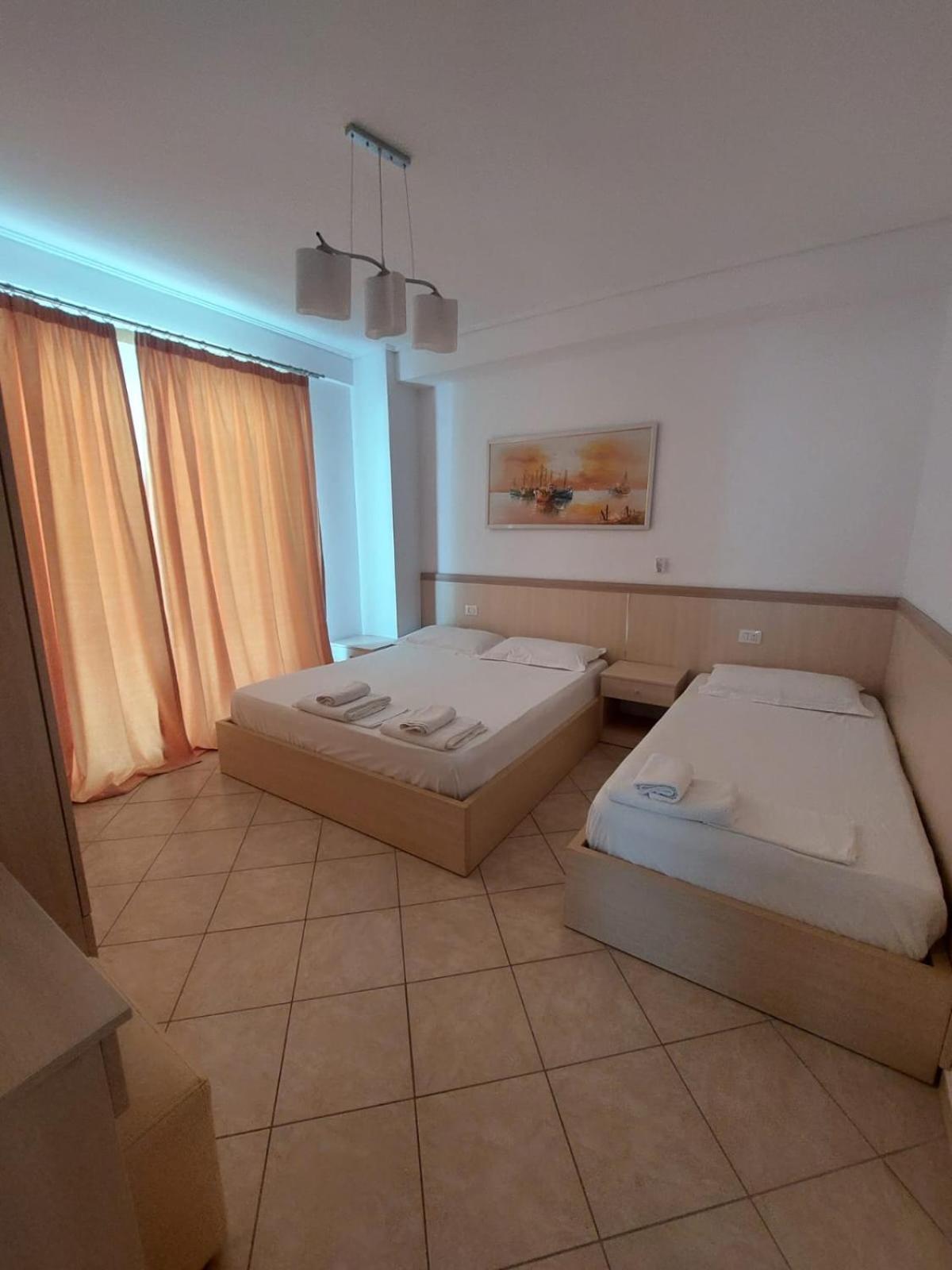 Apart-Hotel Alvi Sarandë 外观 照片