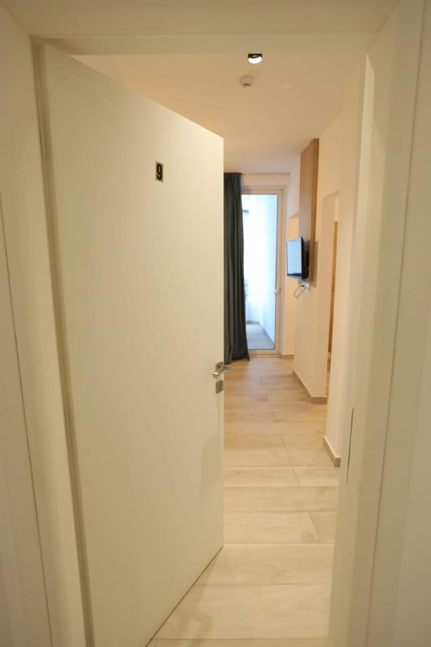 Apart-Hotel Alvi Sarandë 外观 照片