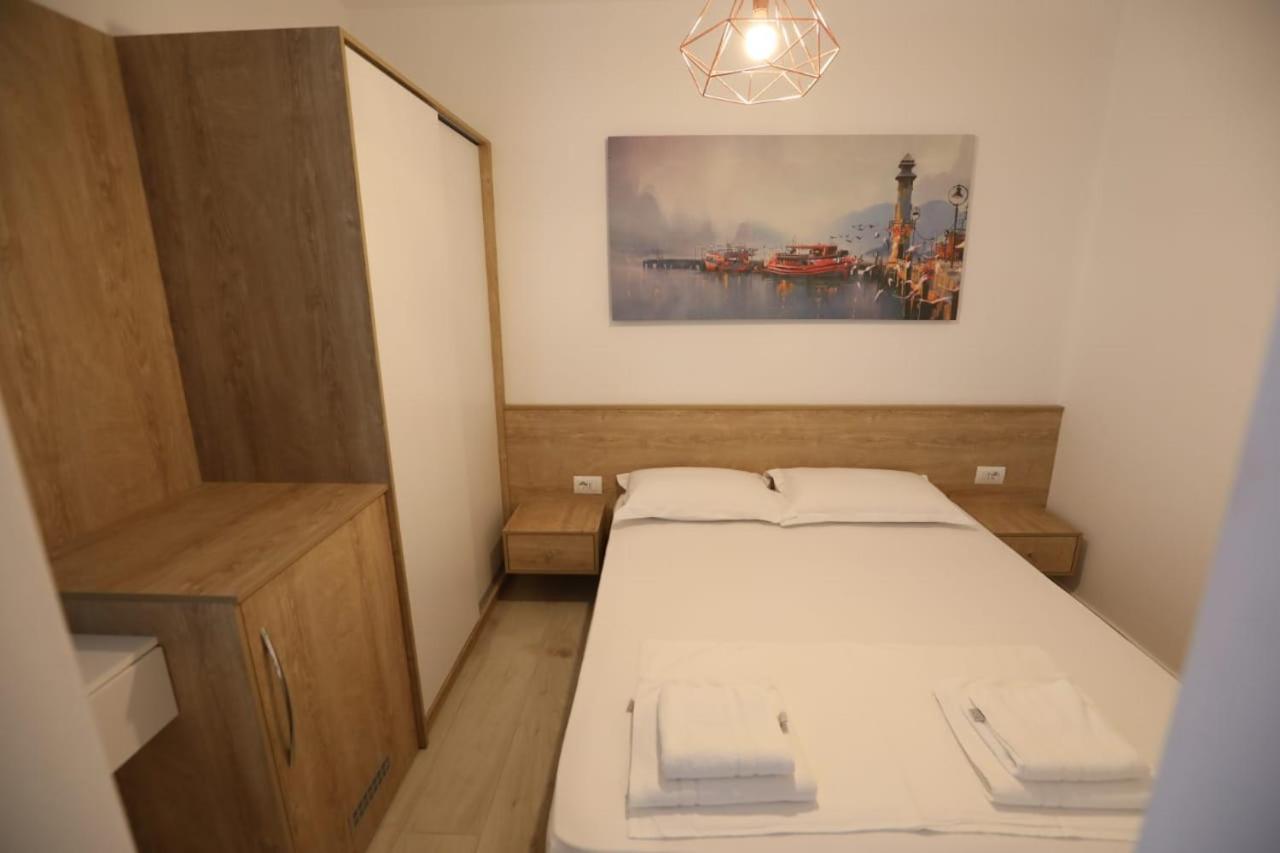 Apart-Hotel Alvi Sarandë 外观 照片