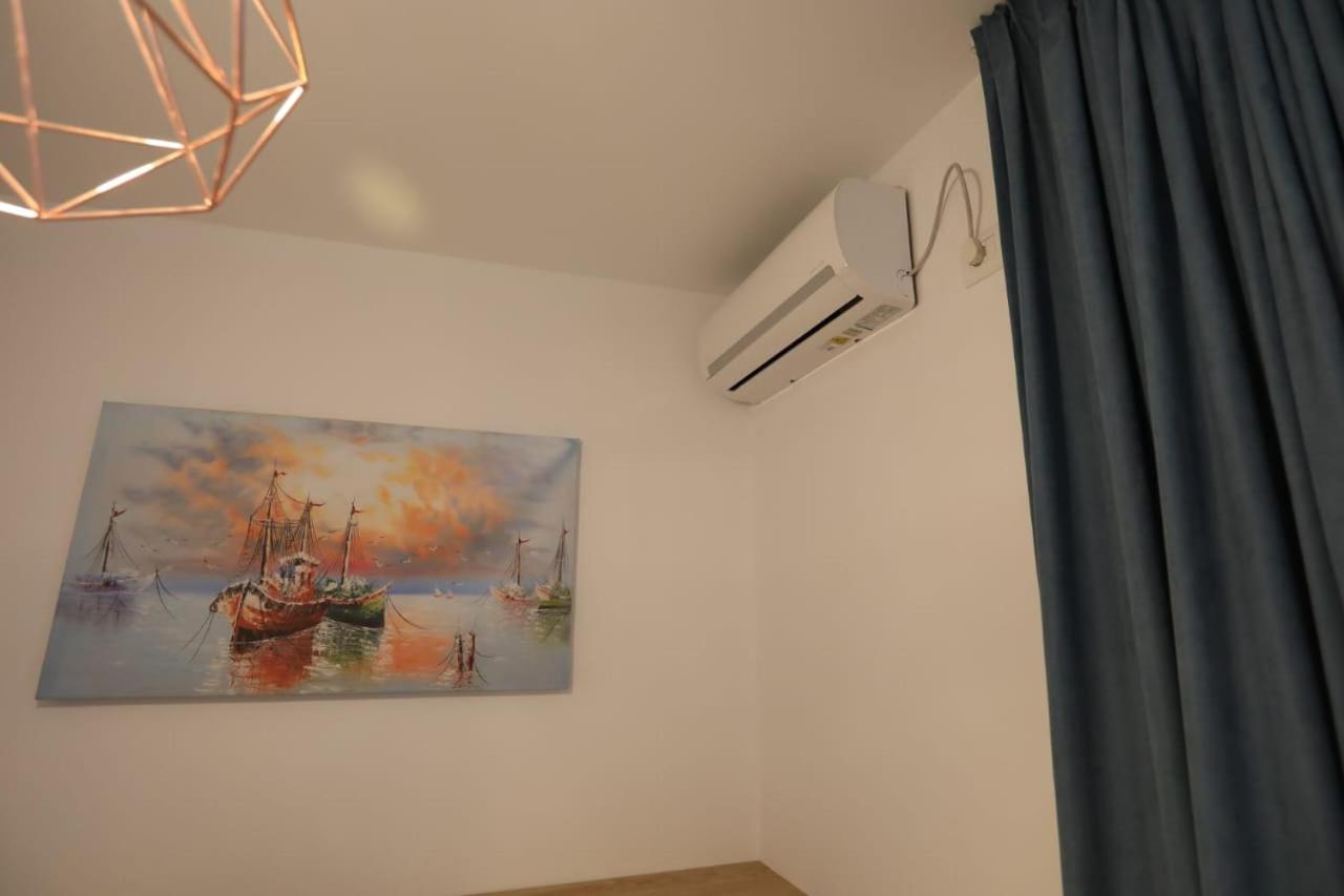 Apart-Hotel Alvi Sarandë 外观 照片