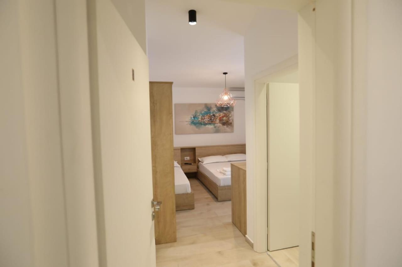 Apart-Hotel Alvi Sarandë 外观 照片