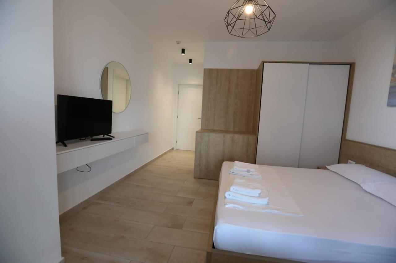 Apart-Hotel Alvi Sarandë 外观 照片